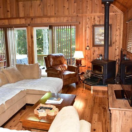 Quiet And Comfy 3Bed/2Bath - Chalet With Hot Tub. Cedar エクステリア 写真