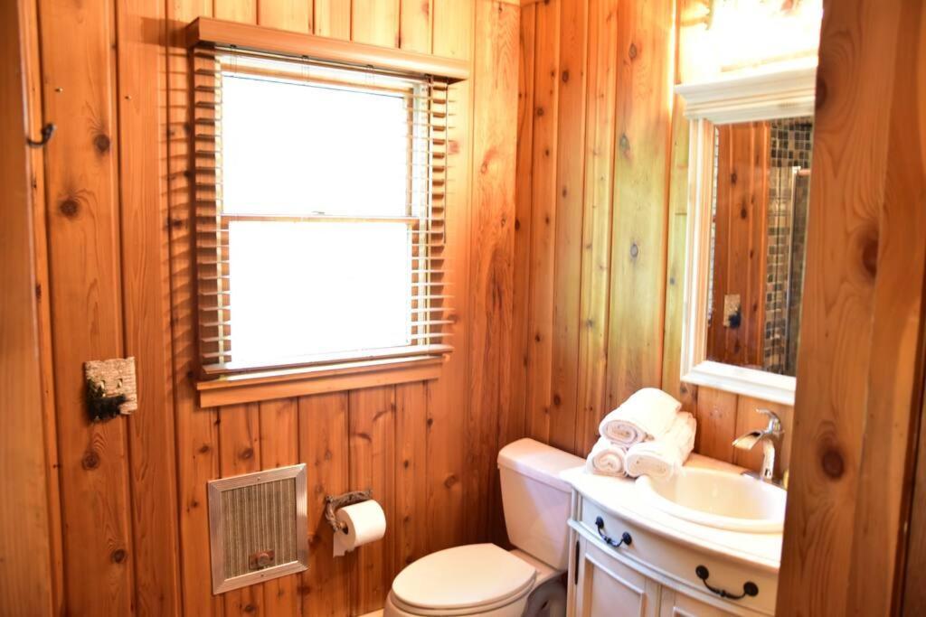 Quiet And Comfy 3Bed/2Bath - Chalet With Hot Tub. Cedar エクステリア 写真