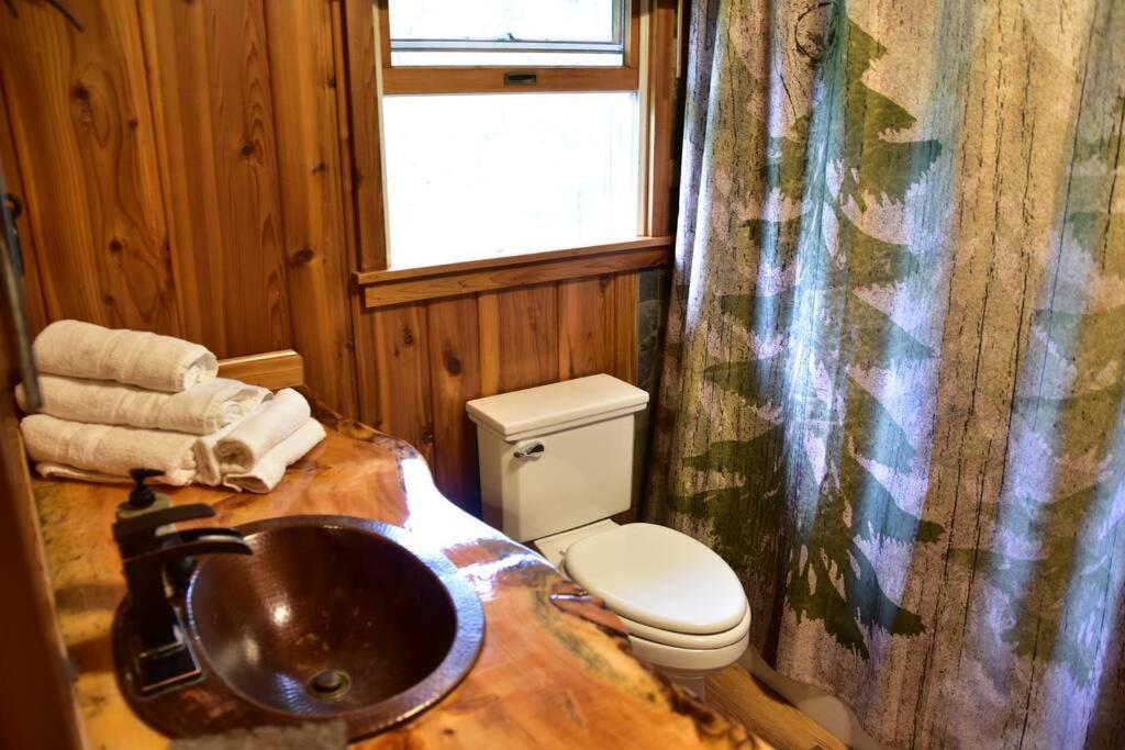 Quiet And Comfy 3Bed/2Bath - Chalet With Hot Tub. Cedar エクステリア 写真