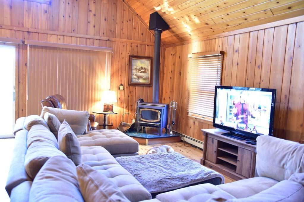Quiet And Comfy 3Bed/2Bath - Chalet With Hot Tub. Cedar エクステリア 写真