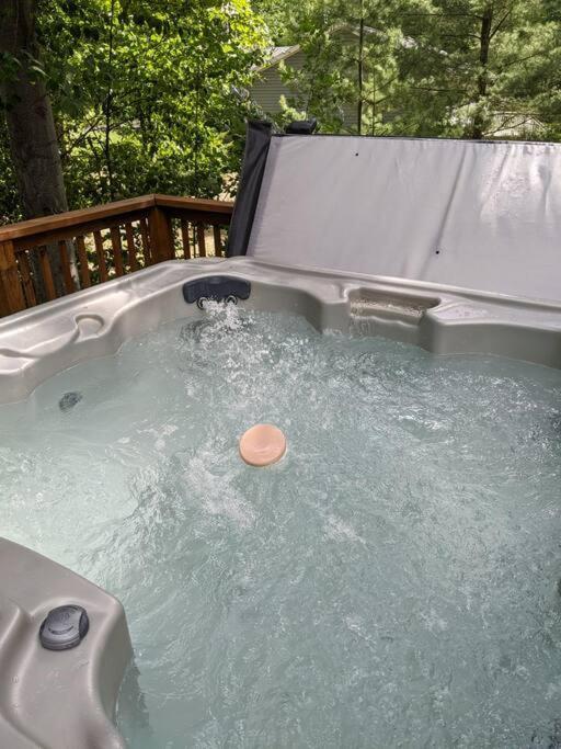 Quiet And Comfy 3Bed/2Bath - Chalet With Hot Tub. Cedar エクステリア 写真