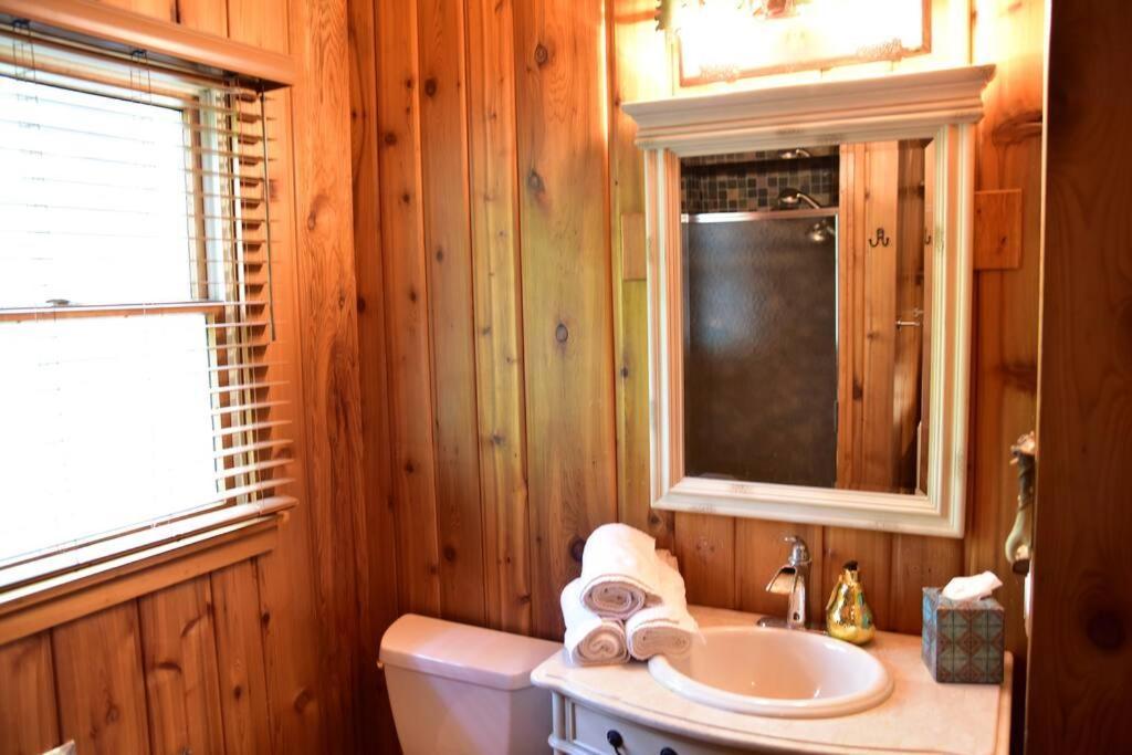 Quiet And Comfy 3Bed/2Bath - Chalet With Hot Tub. Cedar エクステリア 写真