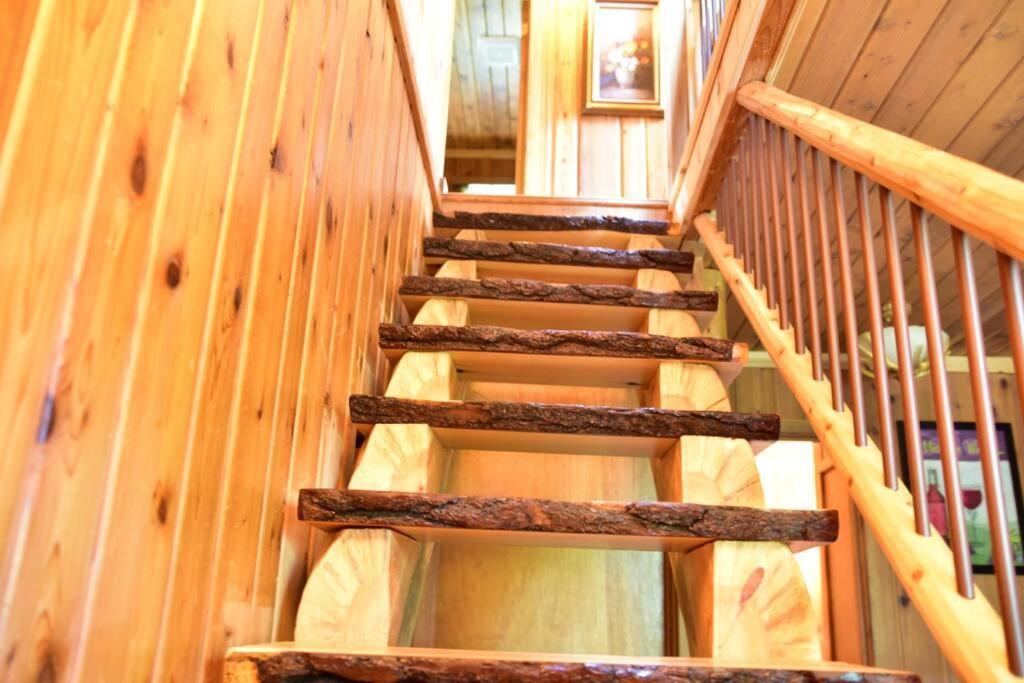 Quiet And Comfy 3Bed/2Bath - Chalet With Hot Tub. Cedar エクステリア 写真