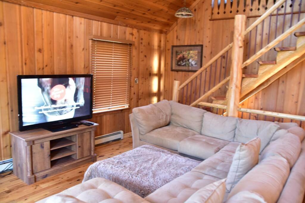 Quiet And Comfy 3Bed/2Bath - Chalet With Hot Tub. Cedar エクステリア 写真
