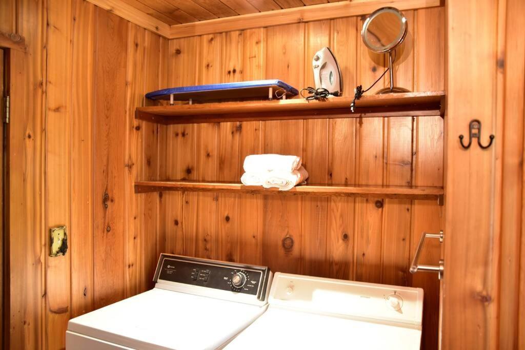 Quiet And Comfy 3Bed/2Bath - Chalet With Hot Tub. Cedar エクステリア 写真