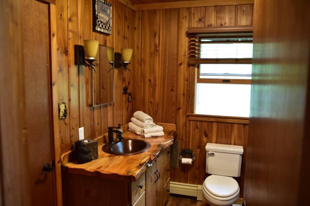 Quiet And Comfy 3Bed/2Bath - Chalet With Hot Tub. Cedar エクステリア 写真